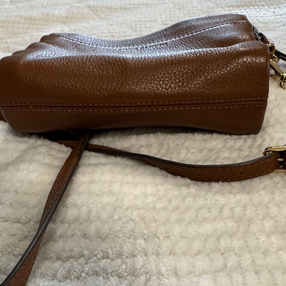 Vince Camuto Tan Leather Crossbody Bag - Picture 13 of 16